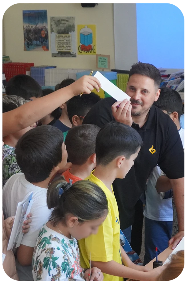 Pablo Nicai compartiendo Leyendar con alumnos
